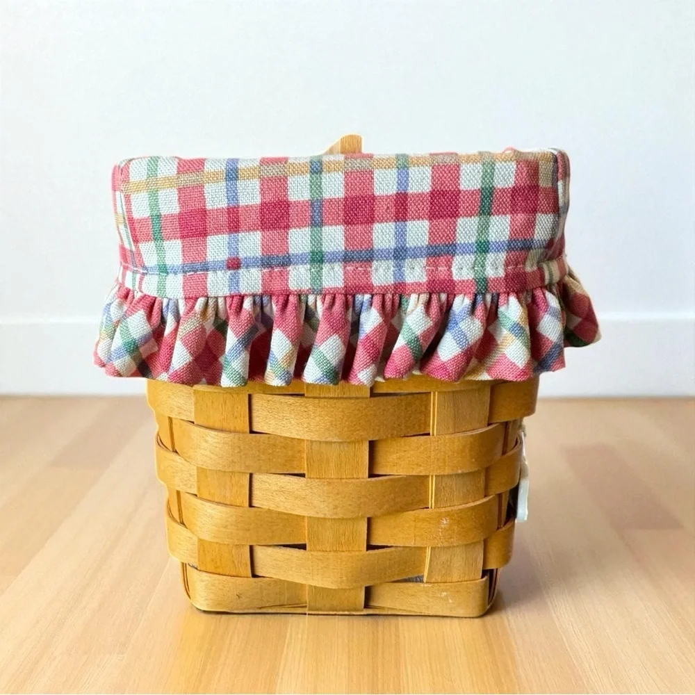 Vintage 1998 Longaberger Basket – Plaid Ruffle Liner, Divider, Bunny Tie-On